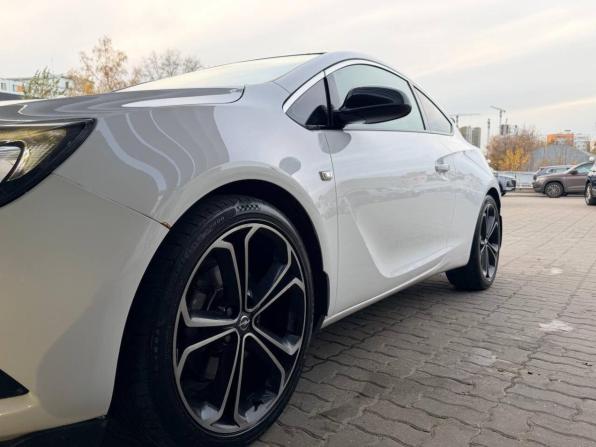 Opel Astra J Рестайлинг с пробегом 2013 года, цена 898 000 рублей, 145000 км, хэтчбек, Автокод Объявления