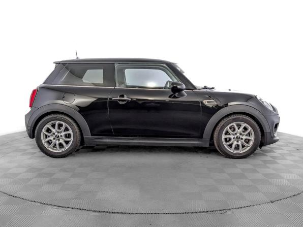 Mini Hatch III (F55/F56) с пробегом 2016 года, цена 1 550 000 рублей, 87447 км, хэтчбек, Автокод Объявления