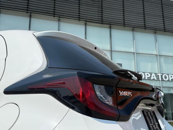 Toyota Yaris IV с пробегом 2021 года, цена 1 199 000 рублей, 31475 км, хэтчбек, Автокод Объявления