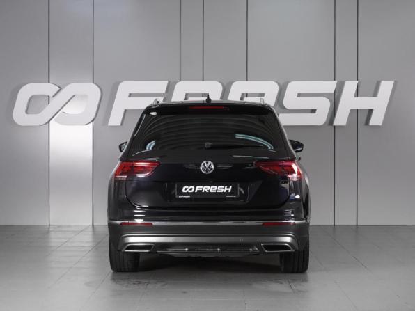 Volkswagen Tiguan II с пробегом 2017 года, цена 2 690 000 рублей, 169838 км, внедорожник, Автокод Объявления