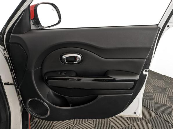 Kia Soul II Рестайлинг с пробегом 2017 года, цена 1 300 000 рублей, 138303 км, хэтчбек, Автокод Объявления