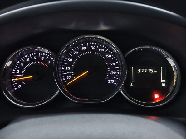 Renault Sandero II Рестайлинг с пробегом 2021 года, цена 1 399 000 рублей, 37750 км, хэтчбек, Автокод Объявления