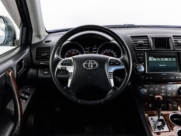 Toyota Highlander II (XU40) Рестайлинг с пробегом 2012 года, цена 1 599 000 рублей, 255495 км, внедорожник, Автокод Объявления