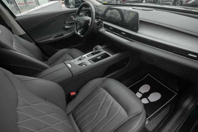 Chery Arrizo 8 с пробегом 2024 года, цена 2 248 000 рублей, 6300 км, седан, Автокод Объявления