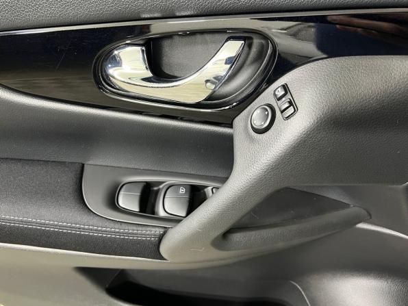 Nissan Qashqai II с пробегом 2018 года, цена 1 739 000 рублей, 89882 км, внедорожник, Автокод Объявления