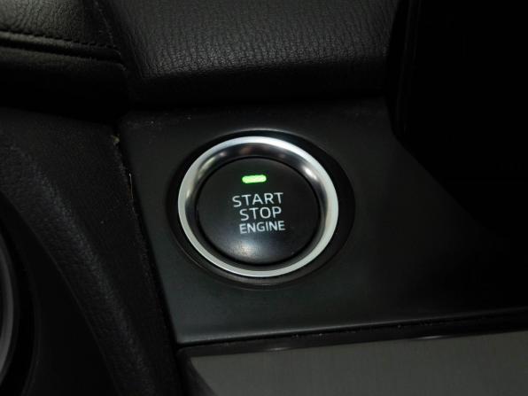 Mazda 6 III (GJ) Рестайлинг с пробегом 2015 года, цена 1 747 000 рублей, 165673 км, седан, Автокод Объявления