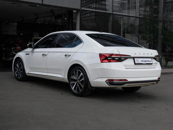 Skoda Superb III Рестайлинг с пробегом 2020 года, цена 2 699 000 рублей, 53940 км, лифтбек, Автокод Объявления