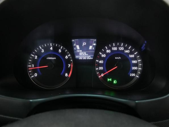 Hyundai Solaris I с пробегом 2011 года, цена 542 000 рублей, 323000 км, седан, Автокод Объявления