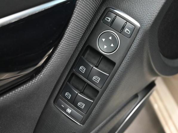 Mercedes-Benz C-Класс III (W204) Рестайлинг с пробегом 2011 года, цена 1 350 000 рублей, 208477 км, седан, Автокод Объявления