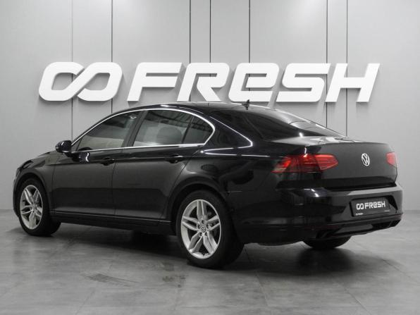 Volkswagen Passat B8 с пробегом 2017 года, цена 1 674 000 рублей, 193730 км, седан, Автокод Объявления