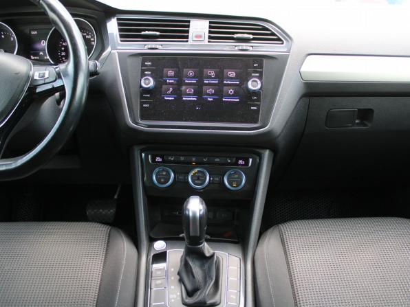 Volkswagen Tiguan II с пробегом 2019 года, цена 2 530 000 рублей, 107112 км, внедорожник, Автокод Объявления