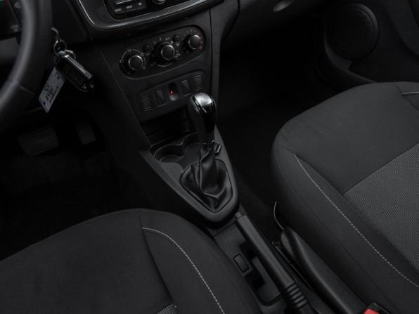 Renault Logan II Рестайлинг с пробегом 2019 года, цена 1 095 000 рублей, 84648 км, седан, Автокод Объявления