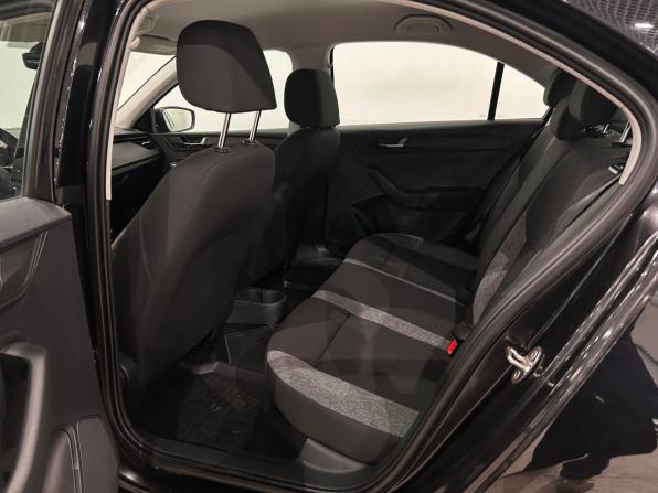 Skoda Rapid II с пробегом 2021 года, цена 1 559 000 рублей, 35587 км, лифтбек, Автокод Объявления