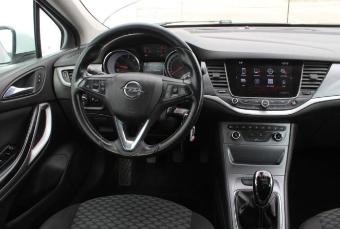 Opel Astra K с пробегом 2017 года, цена 1 280 000 рублей, 199231 км, универсал, Автокод Объявления