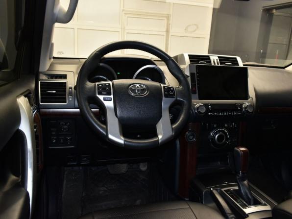 Toyota Land Cruiser Prado 150 Series Рестайлинг 2 с пробегом 2017 года, цена 4 150 000 рублей, 208001 км, внедорожник, Автокод Объявления