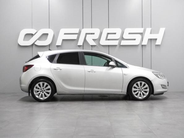 Opel Astra J с пробегом 2010 года, цена 649 000 рублей, 217560 км, хэтчбек, Автокод Объявления