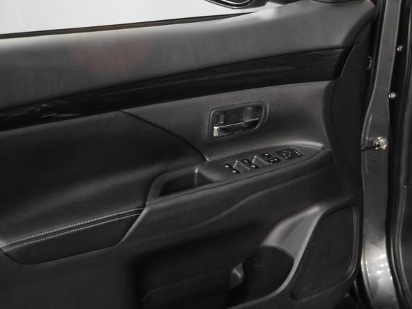 Mitsubishi Outlander III Рестайлинг 3 с пробегом 2018 года, цена 1 949 000 рублей, 157693 км, внедорожник, Автокод Объявления