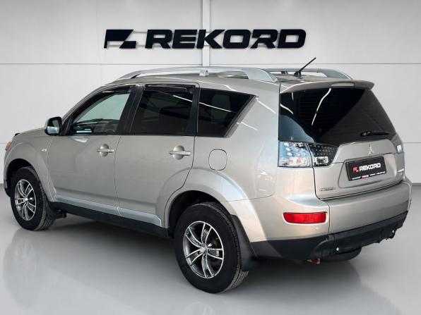Mitsubishi Outlander II с пробегом 2008 года, цена 859 000 рублей, 323564 км, внедорожник, Автокод Объявления