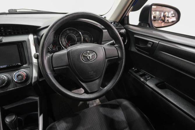 Toyota Corolla XI (E160 E170) Рестайлинг 2 с пробегом 2019 года, цена 1 499 000 рублей, 119600 км, универсал, Автокод Объявления