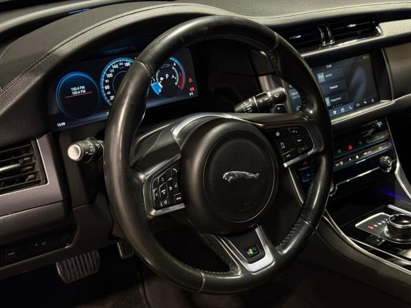 Jaguar XF II с пробегом 2017 года, цена 1 770 000 рублей, 217595 км, седан, Автокод Объявления
