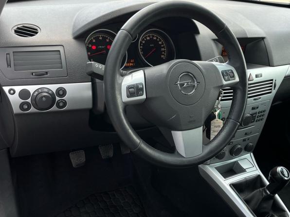 Opel Astra H Рестайлинг с пробегом 2010 года, цена 570 000 рублей, 133303 км, универсал, Автокод Объявления