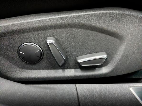 Ford Mondeo V с пробегом 2018 года, цена 1 950 000 рублей, 100154 км, седан, Автокод Объявления