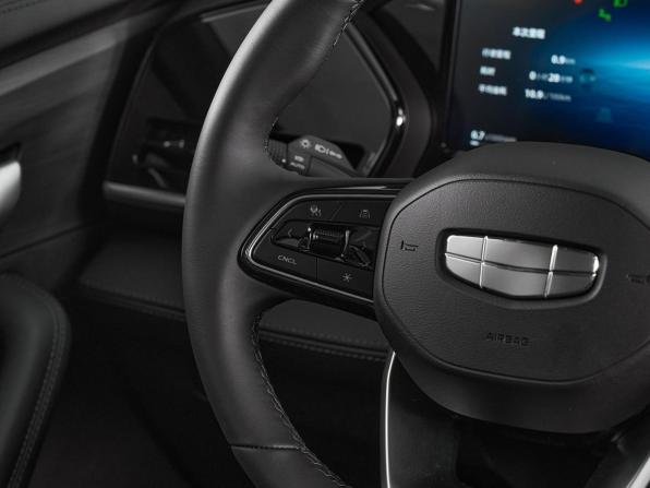 Geely Monjaro I Рестайлинг с пробегом 2025 года, цена 4 200 000 рублей, 14 км, внедорожник, Автокод Объявления