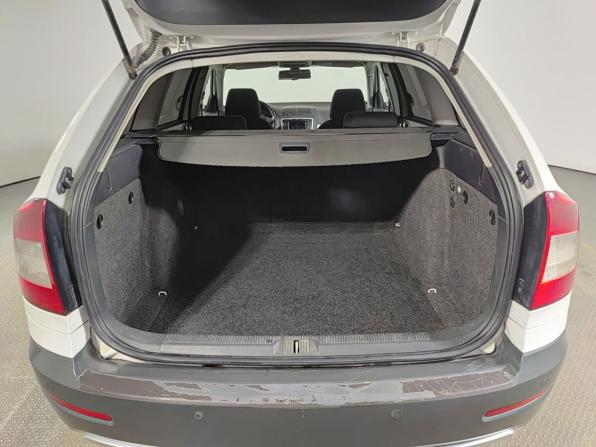 Skoda Octavia II (A5) Рестайлинг с пробегом 2012 года, цена 950 000 рублей, 398788 км, универсал, Автокод Объявления
