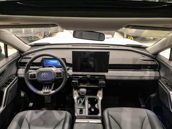 Toyota RAV4 VI (XA60) с пробегом 2025 года, цена 4 250 000 рублей, 50 км, внедорожник, Автокод Объявления