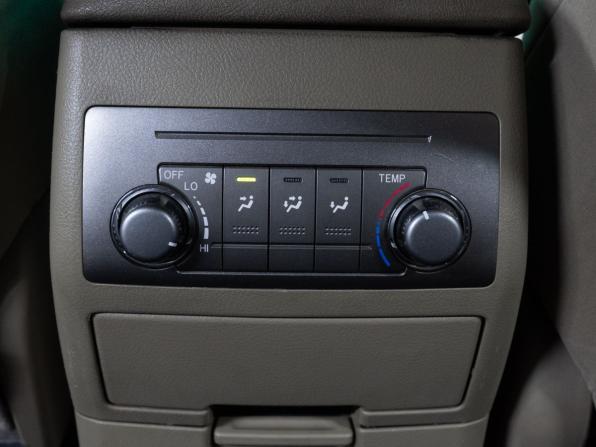 Toyota Highlander II (XU40) Рестайлинг с пробегом 2011 года, цена 2 299 000 рублей, 154649 км, внедорожник, Автокод Объявления