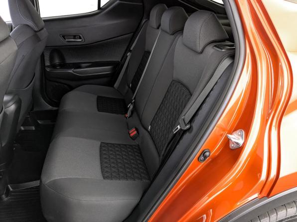 Toyota C-HR I Рестайлинг с пробегом 2021 года, цена 2 550 000 рублей, 56106 км, внедорожник, Автокод Объявления