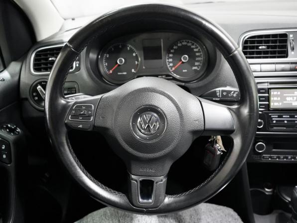Volkswagen Polo V с пробегом 2013 года, цена 825 000 рублей, 165000 км, седан, Автокод Объявления