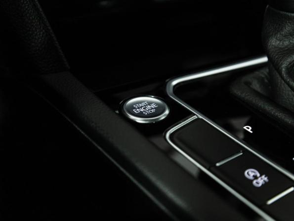 Volkswagen Passat B8 Рестайлинг с пробегом 2019 года, цена 2 139 728 рублей, 97073 км, универсал, Автокод Объявления