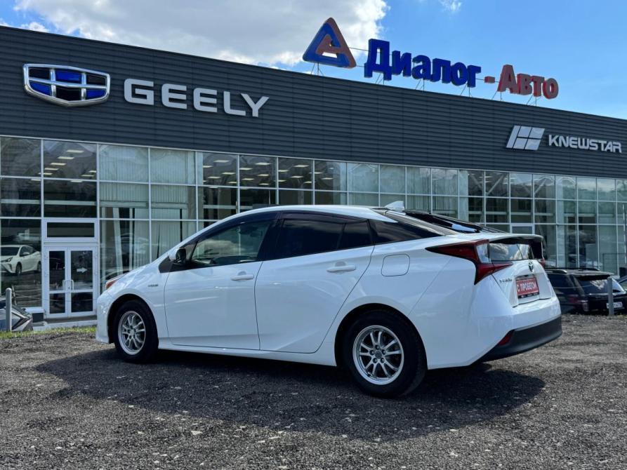 Toyota Prius IV Рестайлинг (XW50) Набережные Челны  - изображение 3