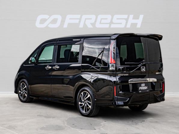 Honda Stepwgn V с пробегом 2015 года, цена 1 849 000 рублей, 125170 км, минивэн, Автокод Объявления