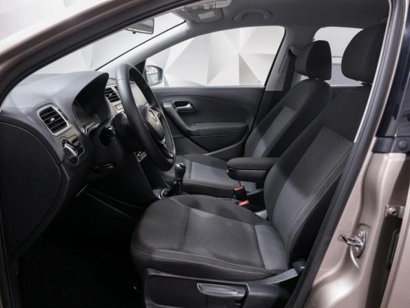 Volkswagen Polo V Рестайлинг с пробегом 2016 года, цена 970 000 рублей, 165112 км, седан, Автокод Объявления