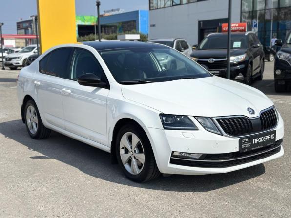 Skoda Octavia III (A7) Рестайлинг с пробегом 2018 года, цена 1 440 000 рублей, 173570 км, лифтбек, Автокод Объявления