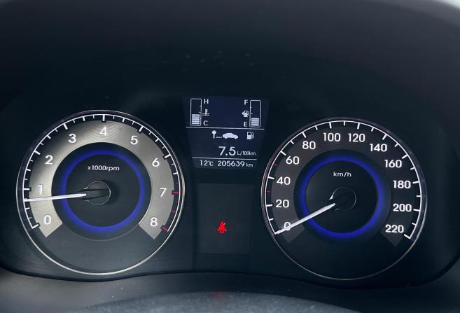 Hyundai Solaris I Рестайлинг с пробегом 2014 года, цена 775 000 рублей, 205637 км, седан, Автокод Объявления