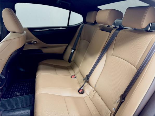 Lexus ES VII с пробегом 2020 года, цена 4 378 000 рублей, 56681 км, седан, Автокод Объявления