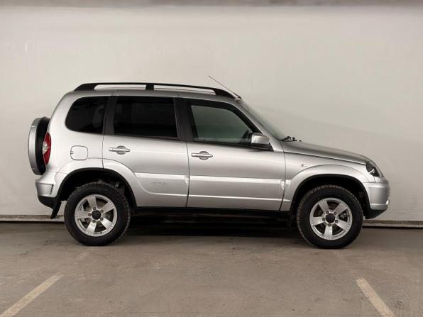 Chevrolet Niva I Рестайлинг с пробегом 2019 года, цена 830 000 рублей, 76422 км, внедорожник, Автокод Объявления