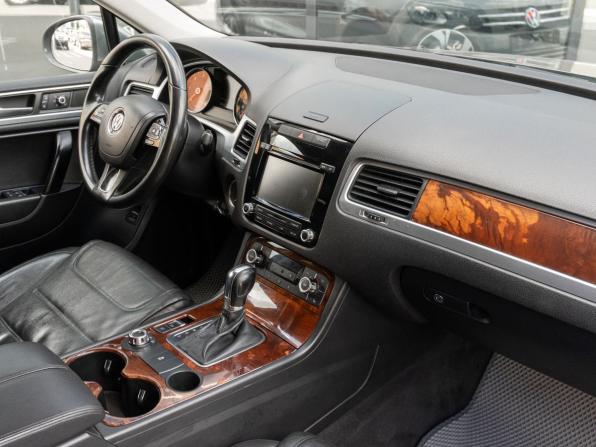 Volkswagen Touareg II с пробегом 2011 года, цена 1 802 700 рублей, 307263 км, внедорожник, Автокод Объявления