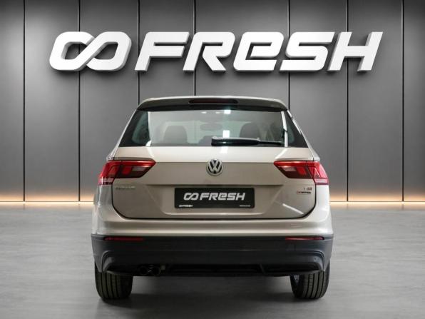 Volkswagen Tiguan II с пробегом 2017 года, цена 2 200 000 рублей, 157843 км, внедорожник, Автокод Объявления