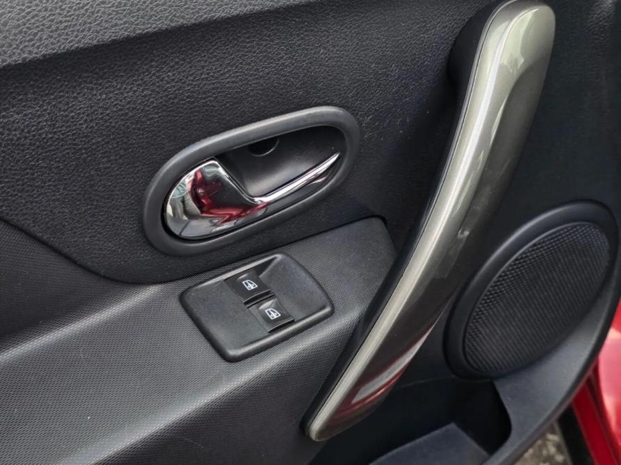 Renault Sandero II Санкт-Петербург  - изображение 15