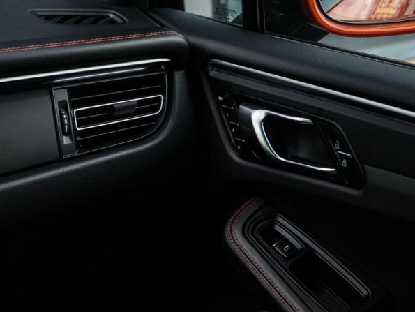 Porsche Macan I Рестайлинг 2 с пробегом 2022 года, цена 6 650 000 рублей, 81202 км, внедорожник, Автокод Объявления