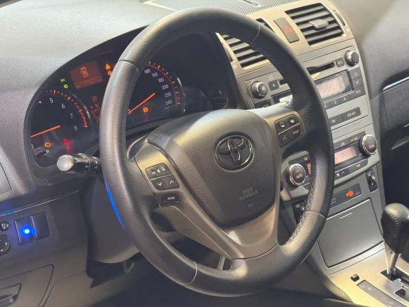Toyota Avensis III Рестайлинг с пробегом 2011 года, цена 1 249 000 рублей, 157865 км, седан, Автокод Объявления