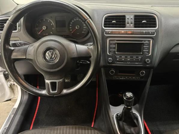 Volkswagen Polo V с пробегом 2012 года, цена 599 000 рублей, 208000 км, седан, Автокод Объявления