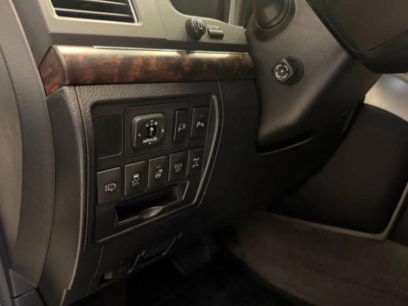 Toyota Land Cruiser 200 Series Рестайлинг 1 с пробегом 2015 года, цена 4 400 000 рублей, 172435 км, внедорожник, Автокод Объявления