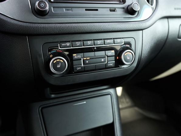 Volkswagen Tiguan I Рестайлинг с пробегом 2015 года, цена 1 550 000 рублей, 215698 км, внедорожник, Автокод Объявления