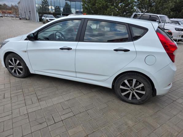 Hyundai Solaris I Рестайлинг с пробегом 2015 года, цена 729 900 рублей, 176718 км, хэтчбек, Автокод Объявления