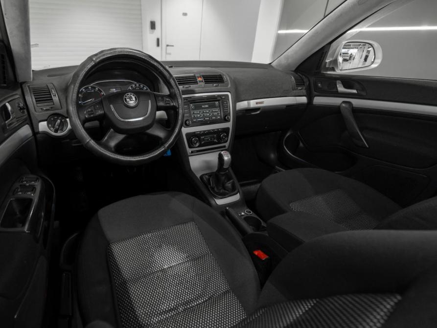 Skoda Octavia II (A5) Рестайлинг Москва  - изображение 7